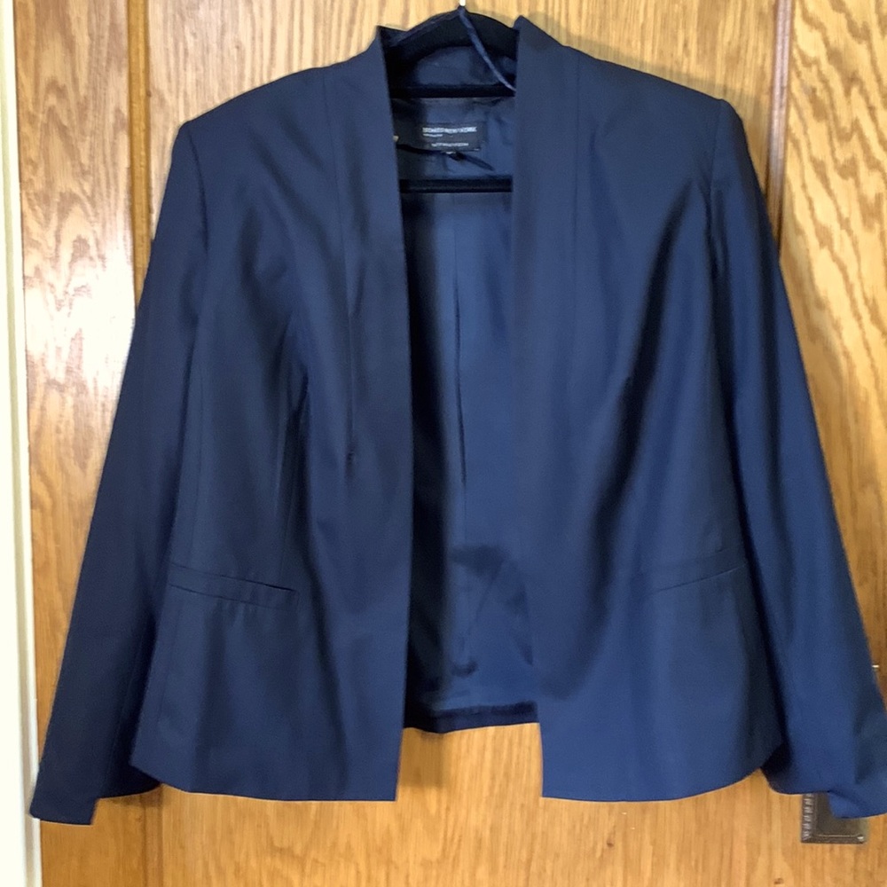 Plus 18W; Jones New York; sealed pockets.